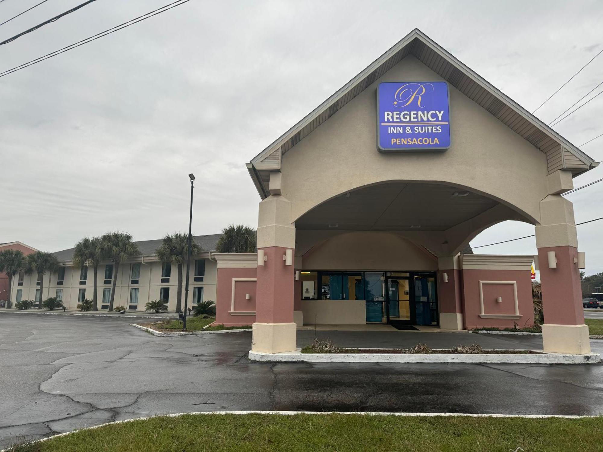 Regency Inn & Suites Pensacola Eksteriør billede