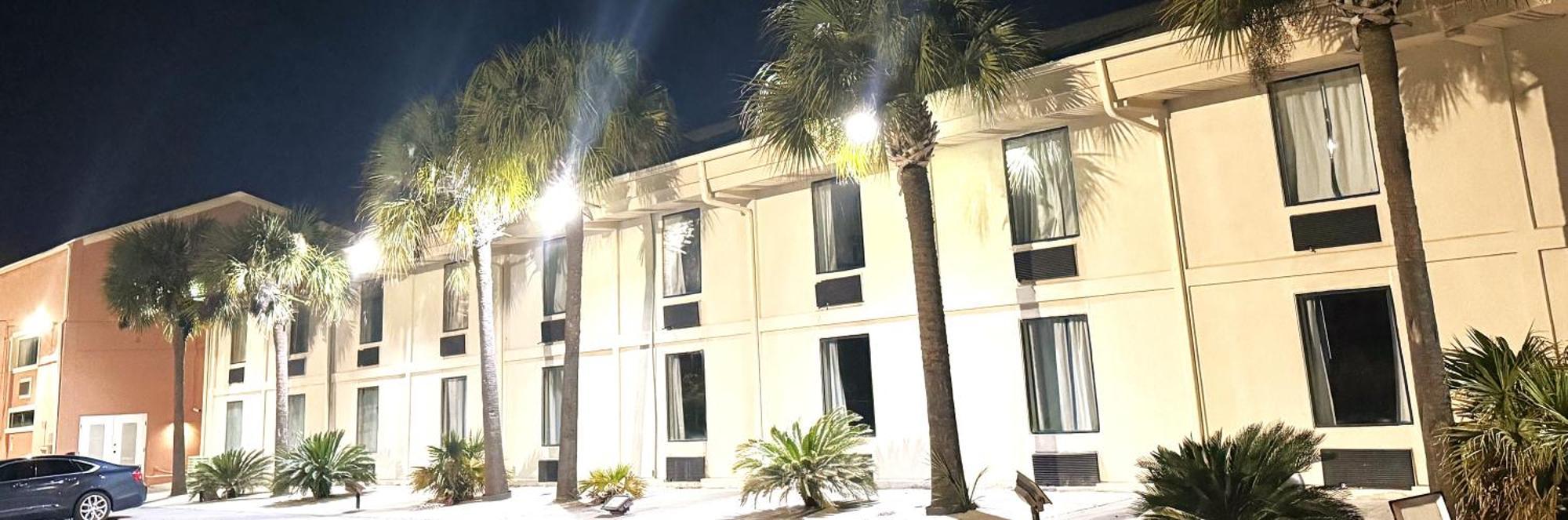 Regency Inn & Suites Pensacola Eksteriør billede